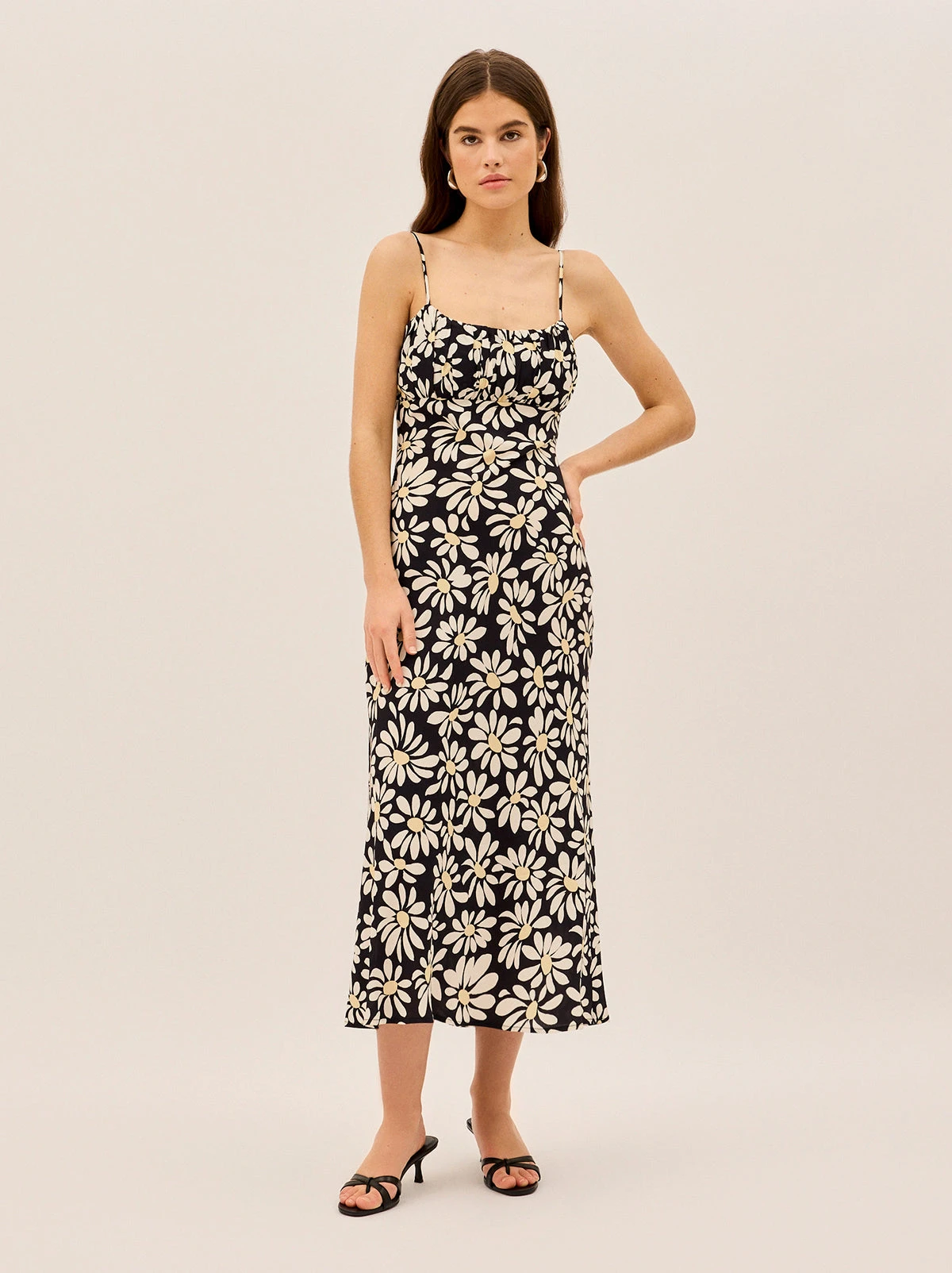 Velma Daisy Print Midi Dress 3 Velma Daisy Print Midi Dress - Image 3