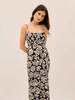 Velma Daisy Print Midi Dress 9 Velma Daisy Print Midi Dress -Kitri Studio 2304123BKD VELMADAISY 004 V2