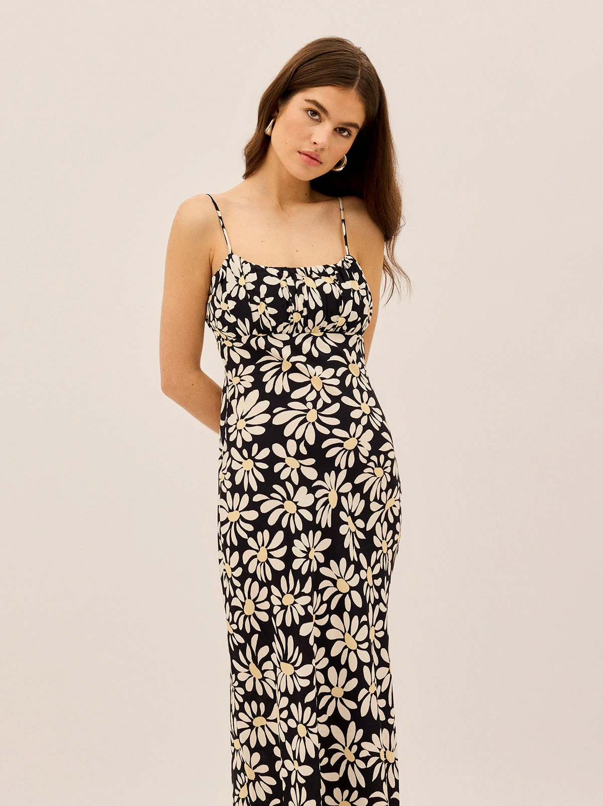 Velma Daisy Print Midi Dress 4 Velma Daisy Print Midi Dress - Image 4