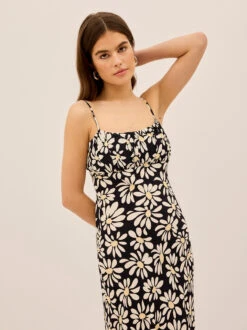 Velma Daisy Print Midi Dress 10 Velma Daisy Print Midi Dress -Kitri Studio 2304123BKD VELMADAISY 005 V2