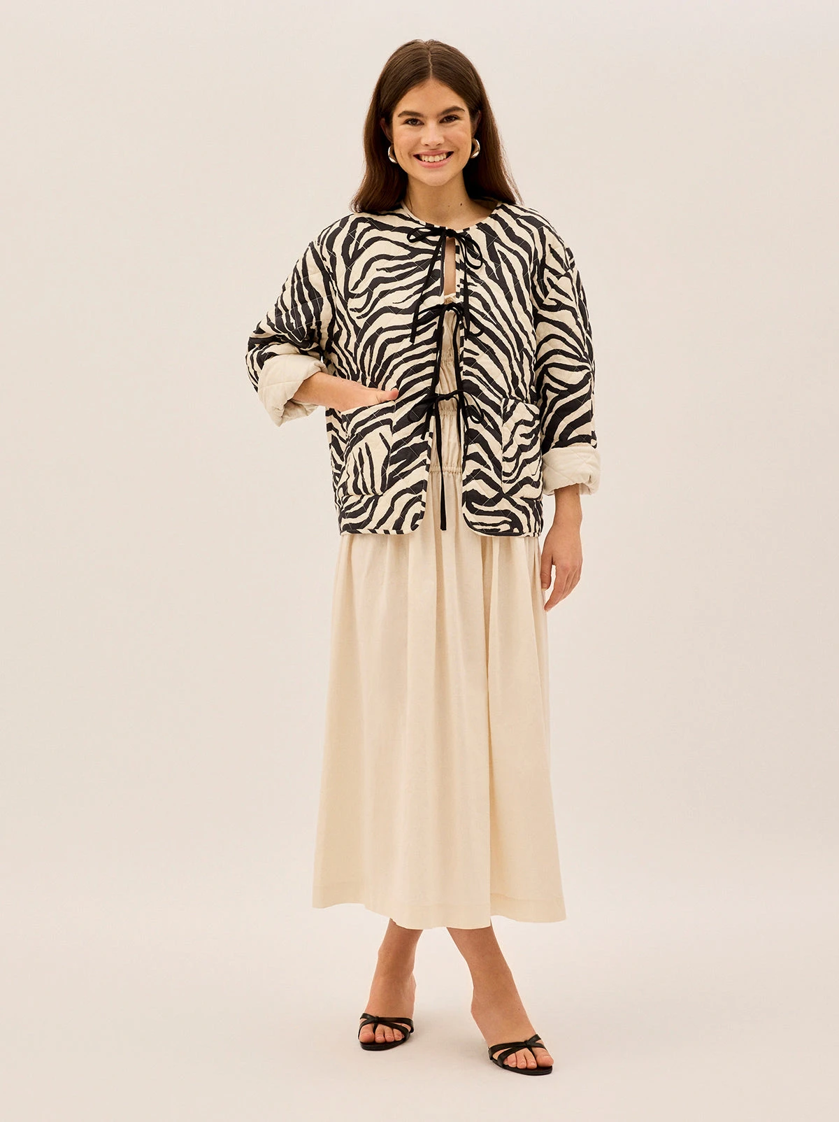 Theodora Cotton Linen Reversible Quilted Jacket 3 Theodora Cotton Linen Reversible Quilted Jacket - Image 3