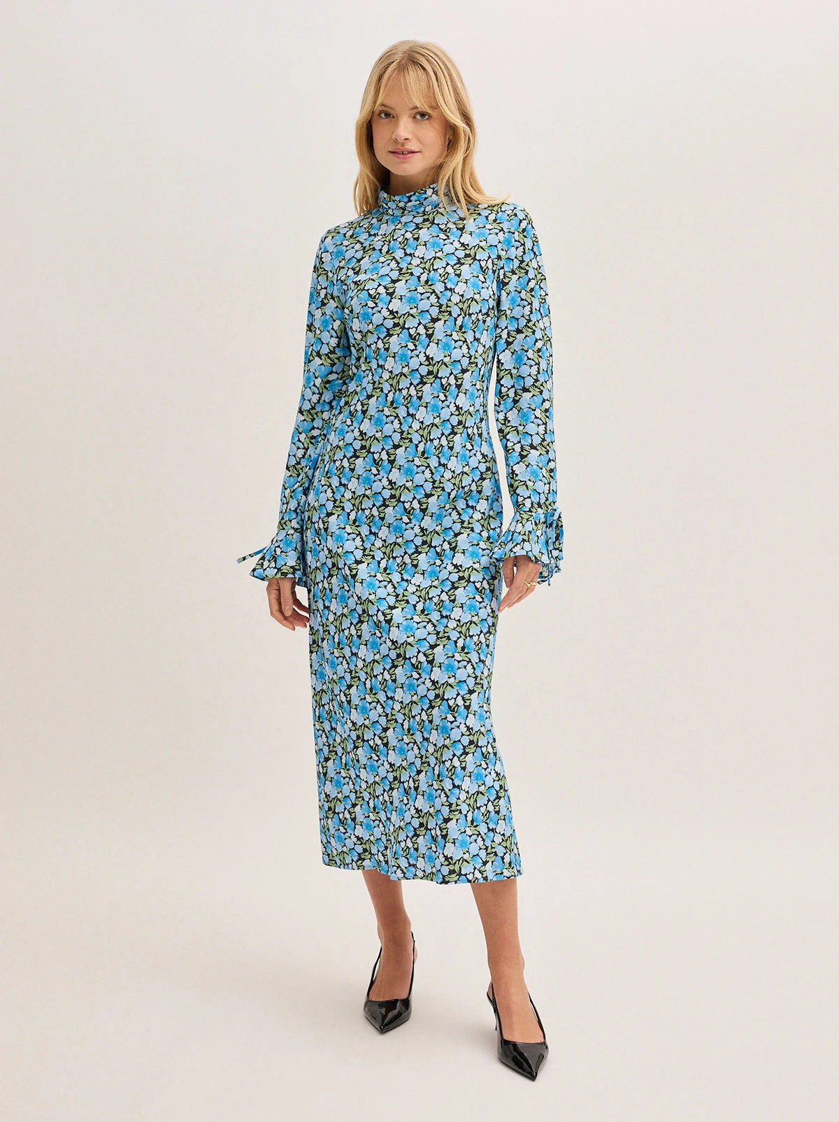 Rory Blue Floral Print Midi Dress 2 Rory Blue Floral Print Midi Dress - Image 2