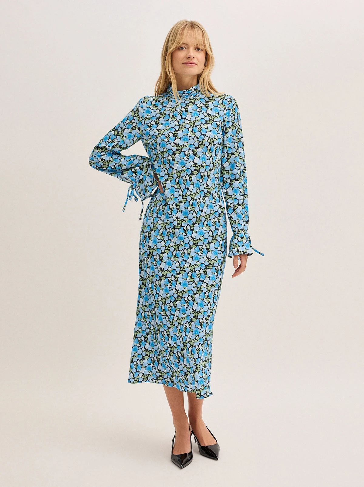 Rory Blue Floral Print Midi Dress 3 Rory Blue Floral Print Midi Dress - Image 3