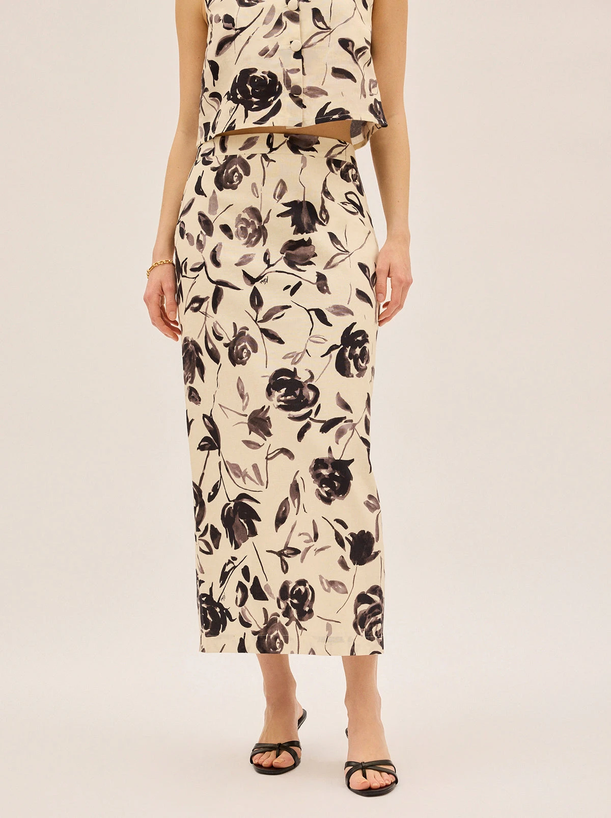 Laurel Monochrome Rose Print Midi Skirt 1 Laurel Monochrome Rose Print Midi Skirt